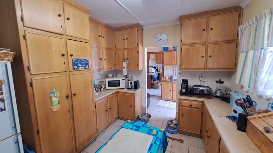 5 Bedroom Property for Sale in Fichardt Park Free State